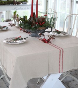 Juledug med rød strib 150x250cm