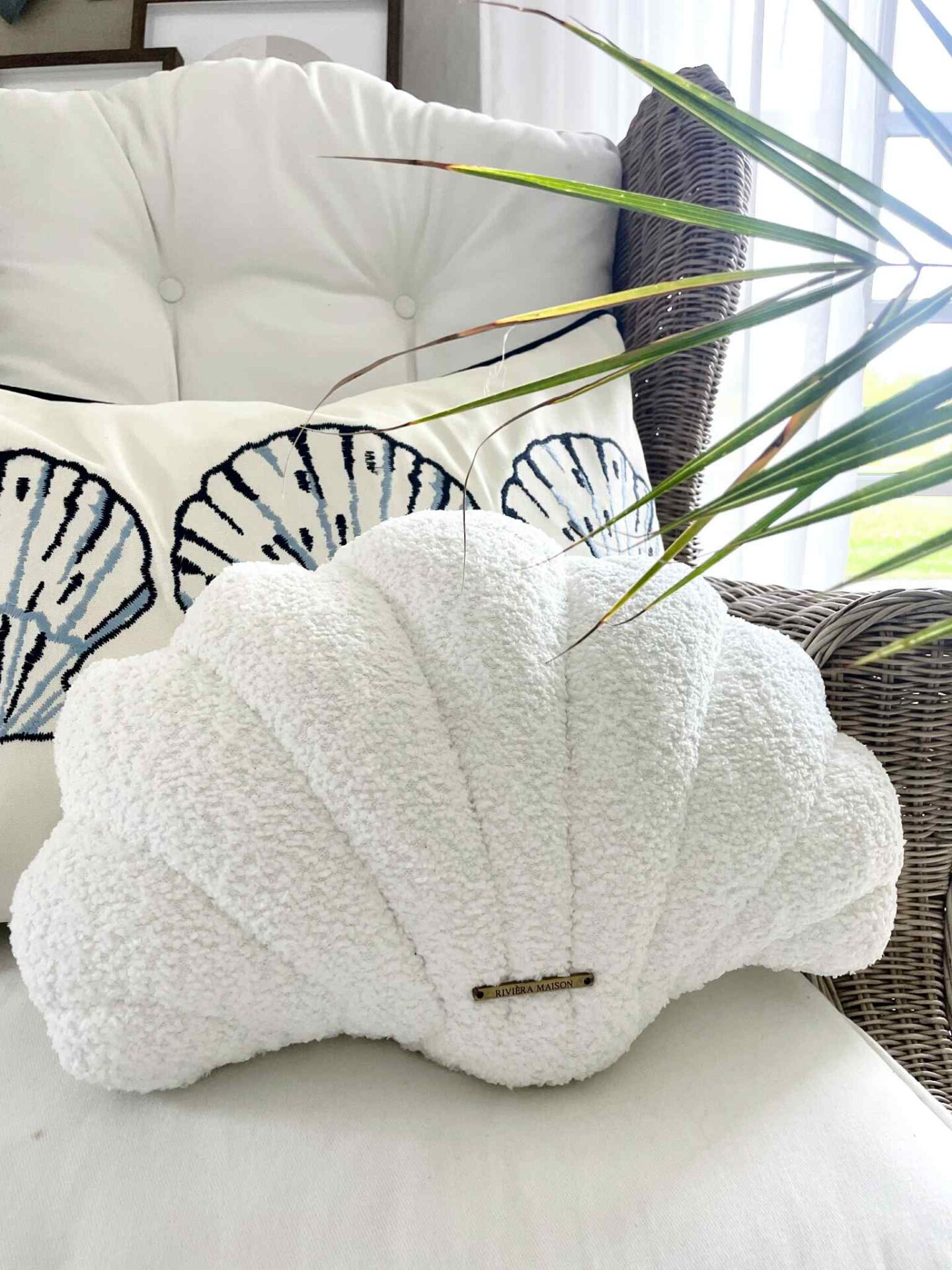 Muslingepude - Shell Box Pillow 1 STK. TILBAGE Muslingepude - Shell Box Pillow 1 STK. TILBAGE