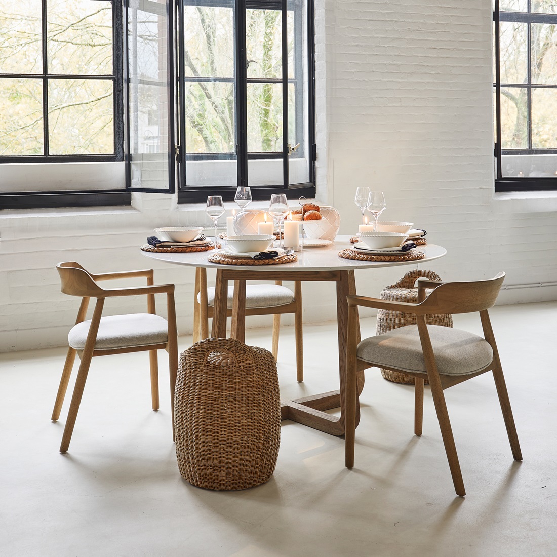 Spisebord Casone Dining Table dia 140 BESTILLINGSVARER Spisebord Casone Dining Table dia 140 BESTILLINGSVARER